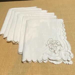 Vintage Napkins Set Of 6 Scalloped Edge Floral Embroidered cut-out Cream Cotton